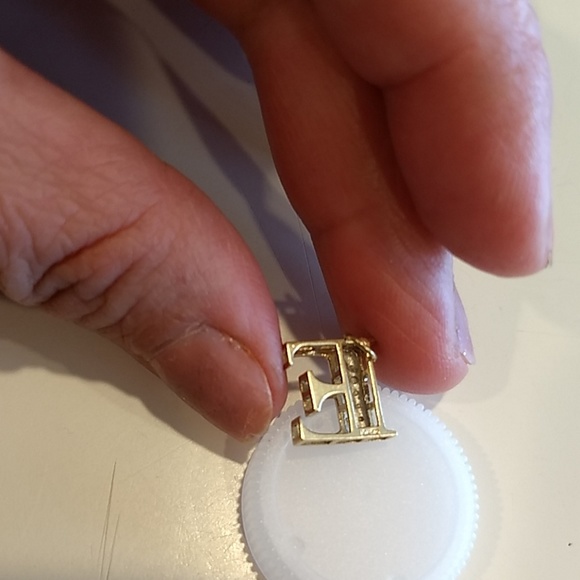 ❤FINALPRICE❤️E,initial yellow gold 10K SR marked - Picture 7 of 14